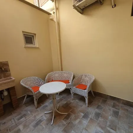 Follonica Apartment